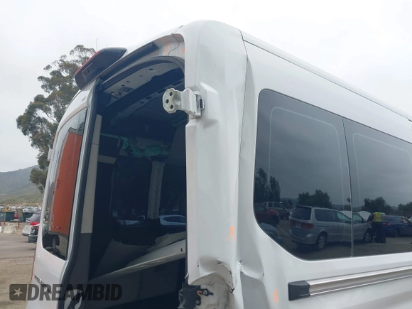 2023 Ford Transit Passenger XL с VIN 1FDAX2C80PKA74557, выставлен на аукционе IAAI как лот 41864316 с пробегом 50 640 миль миль и . История ставок и продаж доступна на DreamBid. Изображение 18.