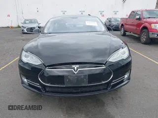 2014 Tesla Model S 60 с VIN 5YJSA1H10EFP48975, выставлен на аукционе IAAI как лот 42249935 с пробегом 105 524 миль миль и . История ставок и продаж доступна на DreamBid. Изображение 12.
