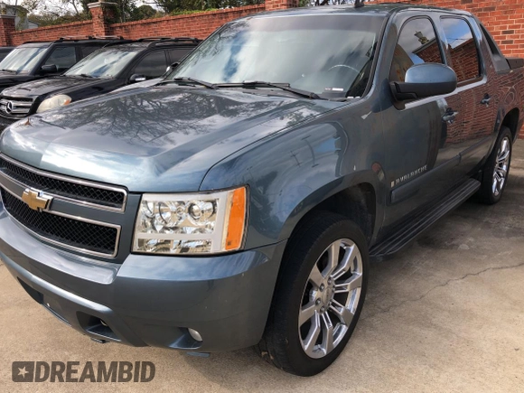2008 Chevrolet Avalanche LTZ with VIN 3GNFK12368G179855, listed as a Copart auction lot 80298144 with 236,884 mi miles and Clean Title. Bid and sale history available at carsss.com. Image 2.
