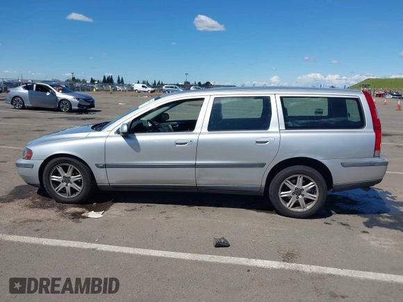 2002 Volvo V70 with VIN YV1SW58D322240530, listed as a IAAI auction lot 41944556 with 104,160 mi miles and . Bid and sale history available at DreamBid. Image 14.