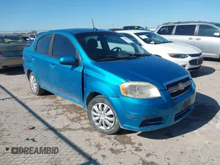 2009 Chevrolet Aveo 1LT z VIN KL1TD56E39B645672, wystawiony jako IAAI lot #42062896 z przebiegiem 131 927 mil mil oraz . Historia ofert i sprzedaży dostępna na DreamBid. Obrazek 1.