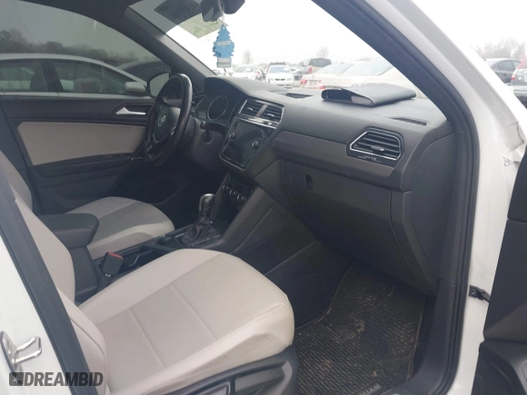 2020 Volkswagen Tiguan SE with VIN 3VV2B7AX1LM151388, listed as a IAAI auction lot 41480146 with 154,567 mi miles. Bid and sale history available at carsss.com. Image 5.