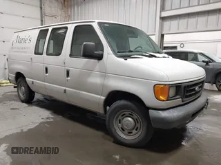 2006 Ford Econoline Cargo with VIN 1FTRE14W56HA22566, listed as a IAAI auction lot 41482958 with 89,005 mi miles. Bid and sale history available at carsss.com. Image 1.