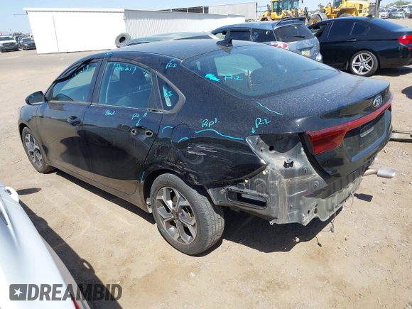 2021 Kia Forte LXS z VIN 3KPF24AD2ME338591, wystawiony jako IAAI lot #42231929 z przebiegiem 86 008 mil mil oraz . Historia ofert i sprzedaży dostępna na DreamBid. Obrazek 3.