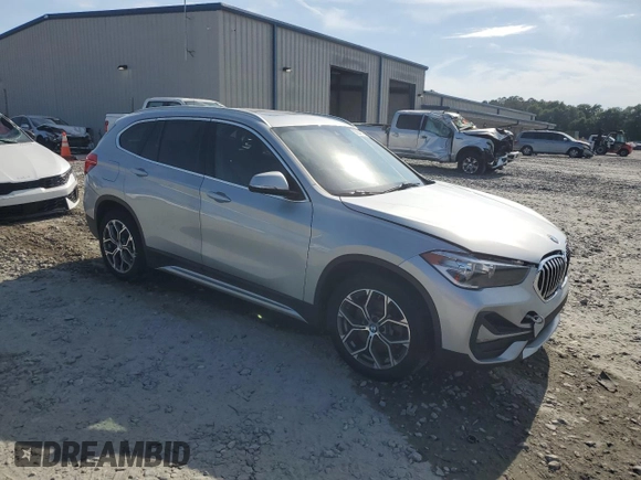 2020 BMW X1 xDrive28i z VIN WBXJG9C04L3L89568, wystawiony jako Copart lot #56646715 z przebiegiem 133 790 mil mil oraz Szkoda całkowita • Salvage title. Historia ofert i sprzedaży dostępna na DreamBid. Obrazek 4.
