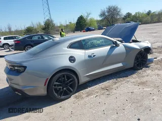 2023 Chevrolet Camaro 2LT z VIN 1G1FD1RS7P0155009, wystawiony jako IAAI lot #42242998 z przebiegiem 9 068 mil mil oraz . Historia ofert i sprzedaży dostępna na DreamBid. Obrazek 4.
