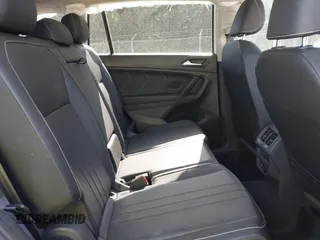 2023 Volkswagen Tiguan SE z VIN 3VVNB7AX9PM121316, wystawiony jako IAAI lot #42138562 z przebiegiem 19 118 mil mil oraz . Historia ofert i sprzedaży dostępna na DreamBid. Obrazek 8.