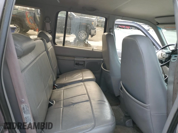 1996 Ford Explorer XL z VIN 1FMDU34X6TZB71667, wystawiony jako Copart lot #51969375 z przebiegiem 226 288 mil mil oraz Szkody całkowita. Historia ofert i sprzedaży dostępna na DreamBid. Obrazek 10.