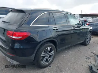 2019 Mercedes-Benz GLC 300 z VIN WDC0G4JB0KV135806, wystawiony jako IAAI lot #41935274 z przebiegiem 85 704 mil mil oraz . Historia ofert i sprzedaży dostępna na DreamBid. Obrazek 4.