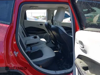 2018 Jeep Compass Latitude z VIN 3C4NJCBBXJT193295, wystawiony jako IAAI lot #41958808 z przebiegiem 121 440 mil mil oraz . Historia ofert i sprzedaży dostępna na DreamBid. Obrazek 8.