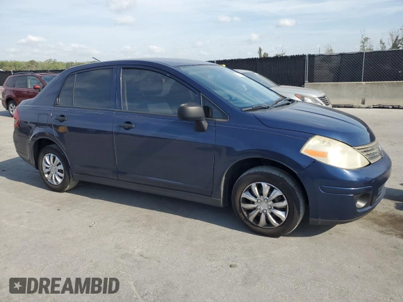 2009 Nissan Versa 1.6 z VIN 3N1CC11E49L476159, wystawiony jako Copart lot #53792025 z przebiegiem 242 459 mil mil oraz Szkoda całkowita • Salvage title. Historia ofert i sprzedaży dostępna na DreamBid. Obrazek 4.
