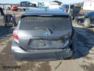 2015 Toyota Prius c One with VIN JTDKDTB36F1113749, listed as a IAAI auction lot 41366238 with 121,610 mi miles. Bid and sale history available at carsss.com. Image 16.