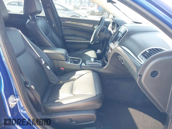 2018 Chrysler 300 Limited z VIN 2C3CCAEG8JH243461, wystawiony jako IAAI lot #42276459 z przebiegiem 111 750 mil mil oraz . Historia ofert i sprzedaży dostępna na DreamBid. Obrazek 5.