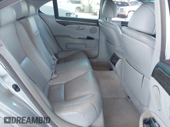2009 Lexus LS 460 with VIN JTHBL46F895091293, listed as a IAAI auction lot 41825852 with 193,568 mi miles. Bid and sale history available at carsss.com. Image 8.