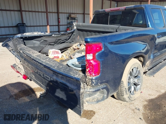 2022 Chevrolet Silverado 1500 RST with VIN 1GCUDEEDXNZ522622, listed as a IAAI auction lot 41363844 with 80,710 mi miles and . Bid and sale history available at DreamBid. Image 18.