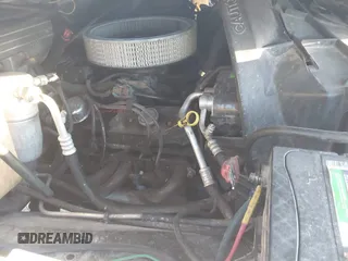 1993 GMC Sierra 1500 z VIN 2GTEK19K1P1564491, wystawiony jako IAAI lot #41347909 z przebiegiem 342 325 mil mil oraz . Historia ofert i sprzedaży dostępna na DreamBid. Obrazek 10.