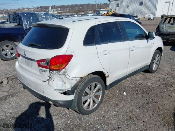 2015 Mitsubishi Outlander Sport SE with VIN 4A4AR4AU9FE021744, listed as a IAAI auction lot 41633543 with 95,393 mi miles. Bid and sale history available at carsss.com. Image 4.