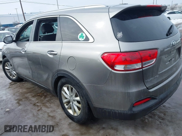 2018 Kia Sorento LX with VIN 5XYPGDA3XJG407247, listed as a IAAI auction lot 41639631 with 127,327 mi miles. Bid and sale history available at carsss.com. Image 3.