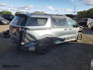2023 Kia Carnival SX Prestige with VIN KNDNE5H33P6235146, listed as a Copart auction lot 75258304 with 60,086 mi miles and Salvage Title. Bid and sale history available at carsss.com. Image 3.