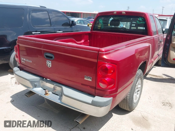 2006 Dodge Dakota SLT z VIN 1D7HE42N66S629432, wystawiony jako IAAI lot #42319636 z przebiegiem 187 086 mil mil oraz . Historia ofert i sprzedaży dostępna na DreamBid. Obrazek 4.