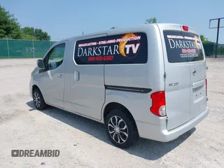 2013 Nissan NV200 SV z VIN 3N6CM0KN5DK692696, wystawiony jako IAAI lot #42487507 z przebiegiem 166 634 mil mil oraz . Historia ofert i sprzedaży dostępna na DreamBid. Obrazek 3.