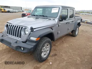 2020 Jeep Gladiator Sport S with VIN 1C6HJTAG1LL141165, listed as a IAAI auction lot 42013668 with 176,107 mi miles. Bid and sale history available at carsss.com. Image 2.