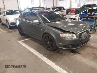 2008 Audi S4 z VIN WAUUL78E98A168935, wystawiony jako IAAI lot #41691662 z przebiegiem 94 143 mil mil oraz . Historia ofert i sprzedaży dostępna na DreamBid. Obrazek 1.