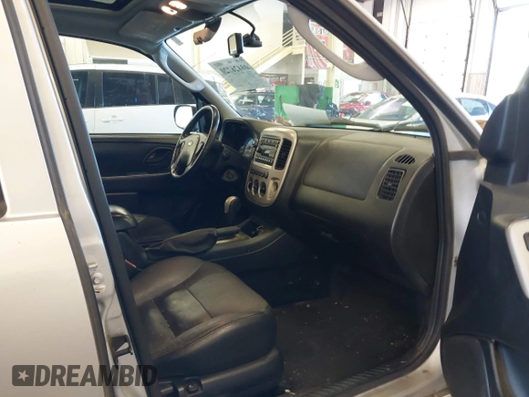 2007 Ford Escape Limited с VIN 1FMCU94197KA36921, выставлен на аукционе IAAI как лот 40426720 с пробегом 177 909 миль миль и . История ставок и продаж доступна на DreamBid. Изображение 5.