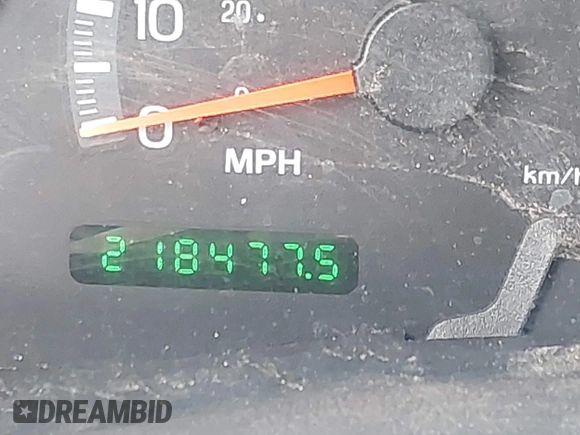 2000 Ford Expedition XLT with VIN 1FMRU1560YLC21781, listed as a IAAI auction lot 41558097 with 218,477 mi miles. Bid and sale history available at carsss.com. Image 15.