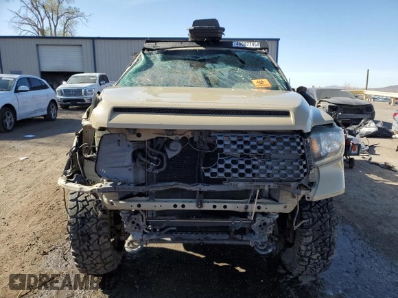 2018 Toyota Tundra SR5 z VIN 5TFDW5F11JX771458, wystawiony jako Copart lot #49687745 z przebiegiem 129 964 mil mil oraz Szkoda całkowita • Salvage title. Historia ofert i sprzedaży dostępna na DreamBid. Obrazek 5.