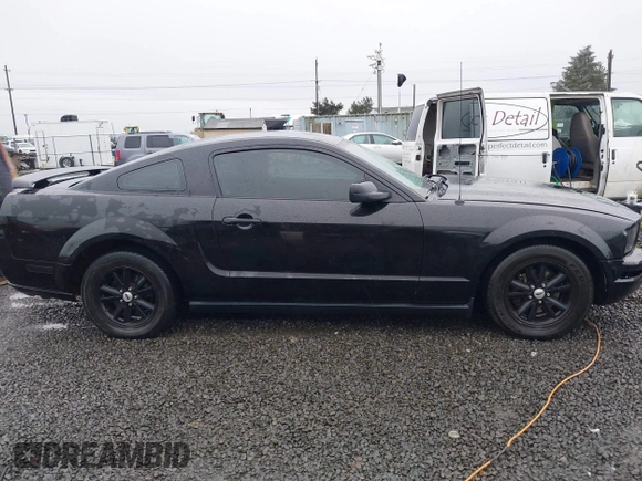 2006 Ford Mustang Standard with VIN 1ZVFT80N565161531, listed as a IAAI auction lot 41097766 with 149,250 mi miles and . Bid and sale history available at DreamBid. Image 13.