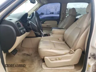 2008 Chevrolet Suburban LT w/2LT with VIN 1GNFK16328R193634, listed as a Copart auction lot 68741644 with 265,320 mi miles and Salvage Title. Bid and sale history available at carsss.com. Image 7.