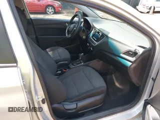 2018 Hyundai Accent SE z VIN 3KPC24A30JE018627, wystawiony jako IAAI lot #42084881 z przebiegiem 123 889 mil mil oraz . Historia ofert i sprzedaży dostępna na DreamBid. Obrazek 5.