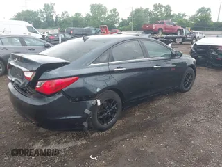 2013 Hyundai Sonata Limited z VIN 5NPEC4AC4DH694343, wystawiony jako IAAI lot #42493675 z przebiegiem 132 551 mil mil oraz . Historia ofert i sprzedaży dostępna na DreamBid. Obrazek 4.