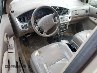 2002 Toyota Sienna LE with VIN 4T3ZF13C82U492678, listed as a Copart auction lot 84123944 with 138,763 mi miles and Clean Title. Bid and sale history available at carsss.com. Image 8.