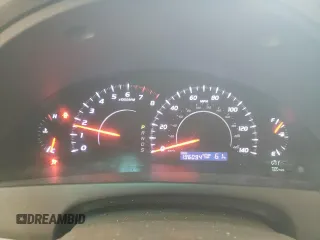 2010 Toyota Camry z VIN JTNBF3EK3A3002517, wystawiony jako Copart lot #57753675 z przebiegiem 196 094 mil mil oraz Szkoda całkowita • Salvage title. Historia ofert i sprzedaży dostępna na DreamBid. Obrazek 9.