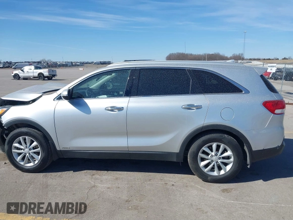 2018 Kia Sorento LX with VIN 5XYPGDA37JG376605, listed as a IAAI auction lot 41812731 with 118,579 mi miles. Bid and sale history available at carsss.com. Image 14.