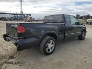 2000 GMC Sonoma SLS w/1SR Pkg with VIN 1GTCS1952Y8305153, listed as a Copart auction lot 46870865 with 177,755 mi miles and Salvage Title. Bid and sale history available at carsss.com. Image 3.