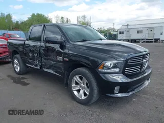 2017 Ram 1500 Night z VIN 1C6RR7MT2HS751098, wystawiony jako IAAI lot #42182002 z przebiegiem 115 997 mil mil oraz . Historia ofert i sprzedaży dostępna na DreamBid. Obrazek 1.