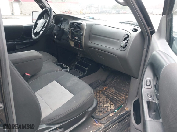 2006 Ford Ranger XL with VIN 1FTZR15E06PA87583, listed as a IAAI auction lot 42098905 with 136,572 mi miles. Bid and sale history available at carsss.com. Image 5.