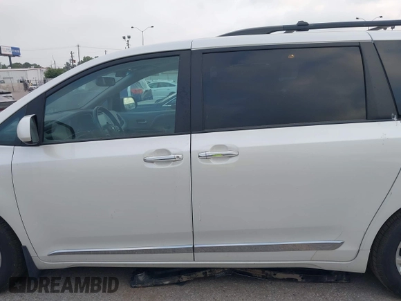 2017 Toyota Sienna XLE Auto Access Seat с VIN 5TDYZ3DC9HS776179, выставлен на аукционе IAAI как лот 42278582 с пробегом 74 648 миль миль и . История ставок и продаж доступна на DreamBid. Изображение 14.