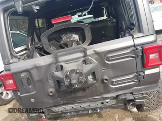 2020 Jeep Wrangler Unlimited Rubicon z VIN 1C4HJXFN8LW176002, wystawiony jako IAAI lot #41662158 z przebiegiem 55 924 mil mil oraz . Historia ofert i sprzedaży dostępna na DreamBid. Obrazek 16.