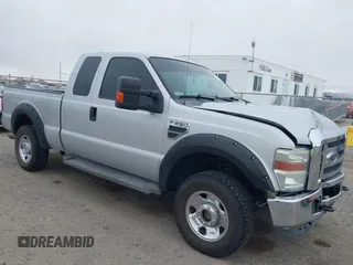 2008 Ford Super Duty F-250 SRW XL with VIN 1FTSX21548EA50876, listed as a IAAI auction lot 41540247 with 263,132 mi miles. Bid and sale history available at carsss.com. Image 1.