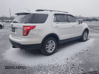 2014 Ford Explorer XLT with VIN 1FM5K7D85EGB32187, listed as a IAAI auction lot 41288259 with 237,289 mi miles. Bid and sale history available at carsss.com. Image 4.