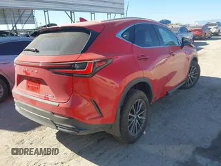2025 Lexus NX 250 z VIN 2T2ADCAZXSC020901, wystawiony jako IAAI lot #41208557 z przebiegiem 3 756 mil mil oraz . Historia ofert i sprzedaży dostępna na DreamBid. Obrazek 4.