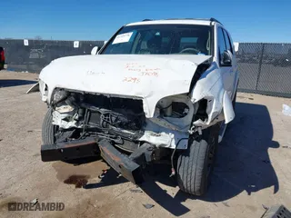 2005 Toyota Sequoia SR5 with VIN 5TDZT34AX5S252295, listed as a IAAI auction lot 41725776 with 236,512 mi miles. Bid and sale history available at carsss.com. Image 6.