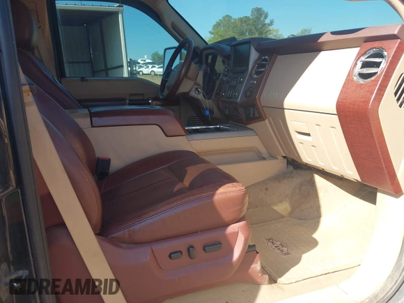 2014 Ford F-250 XL z VIN 1FT7W2BT2EEA24942, wystawiony jako IAAI lot #41955298 z przebiegiem 311 489 mil mil oraz . Historia ofert i sprzedaży dostępna na DreamBid. Obrazek 5.