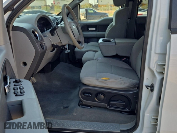 2008 Ford F-150 XLT z VIN 1FTPW14V38FA76863, wystawiony jako IAAI lot #42610373 z przebiegiem 178 671 mil mil oraz . Historia ofert i sprzedaży dostępna na DreamBid. Obrazek 4.