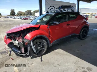 2022 Toyota C-HR XLE z VIN JTNKHMBX4N1129925, wystawiony jako Copart lot #57186915 z przebiegiem 75 159 mil mil oraz Szkoda całkowita • Salvage title. Historia ofert i sprzedaży dostępna na DreamBid. Obrazek 1.