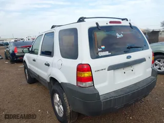 2007 Ford Escape XLS with VIN 1FMYU02Z57KB37979, listed as a IAAI auction lot 41372201 with 172,037 mi miles. Bid and sale history available at carsss.com. Image 3.